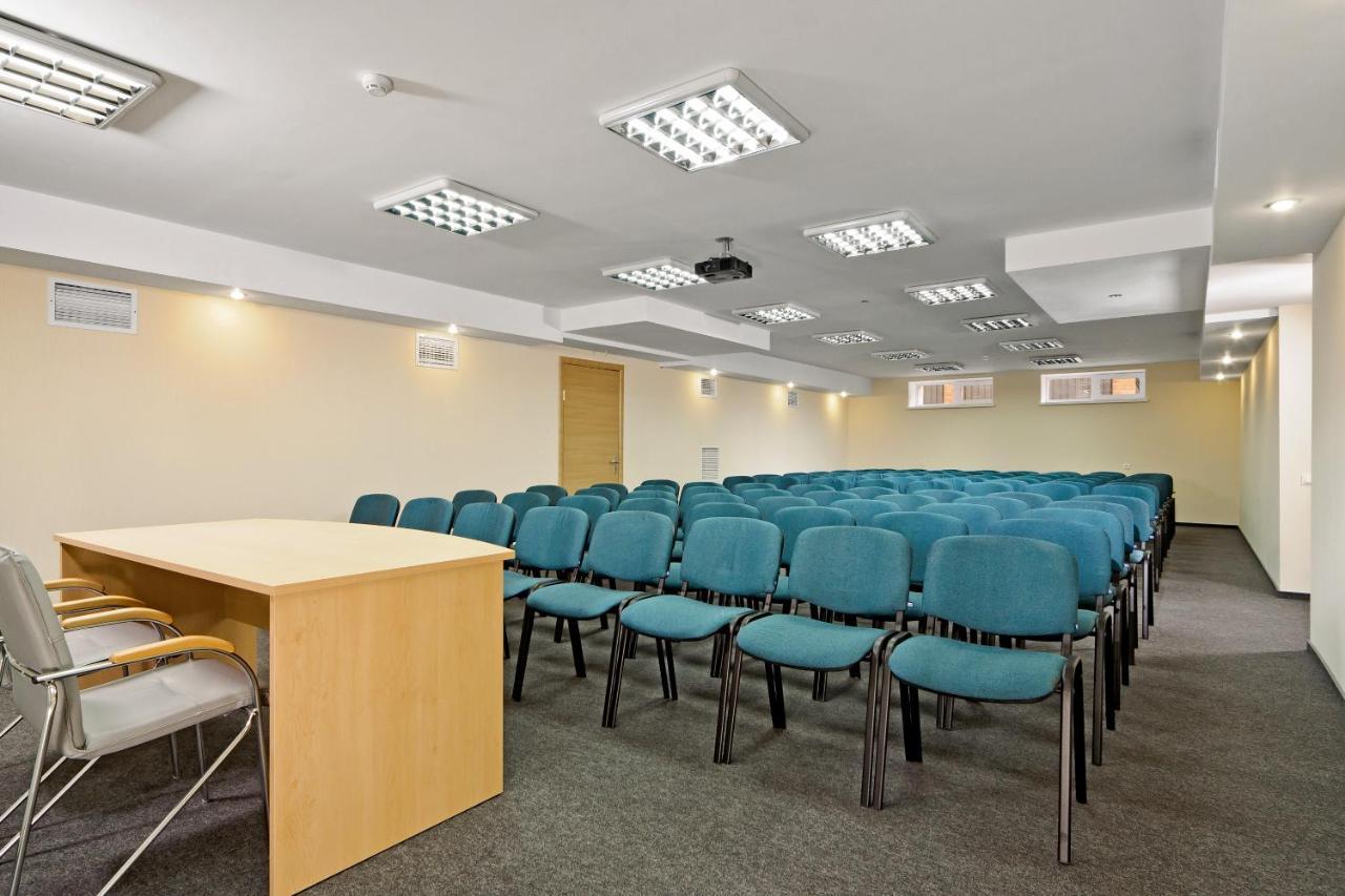 Practicotel كييف المظهر الخارجي الصورة